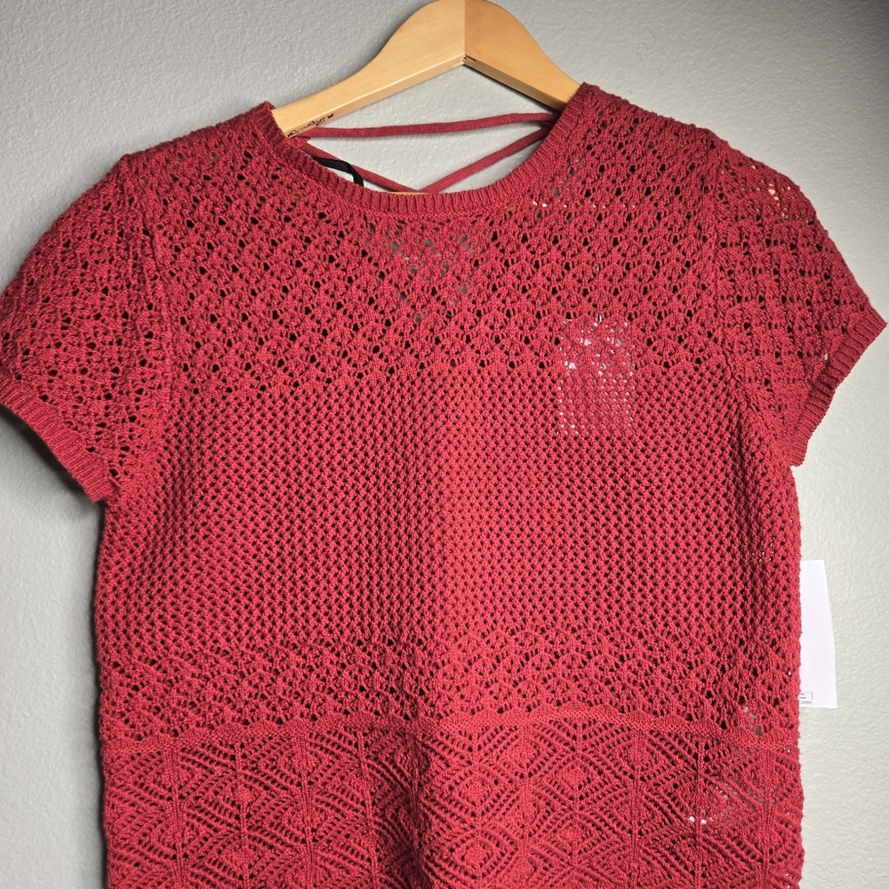 Jessica Simpson Textured Red Short Sleeve Top - Picture 6 of 11